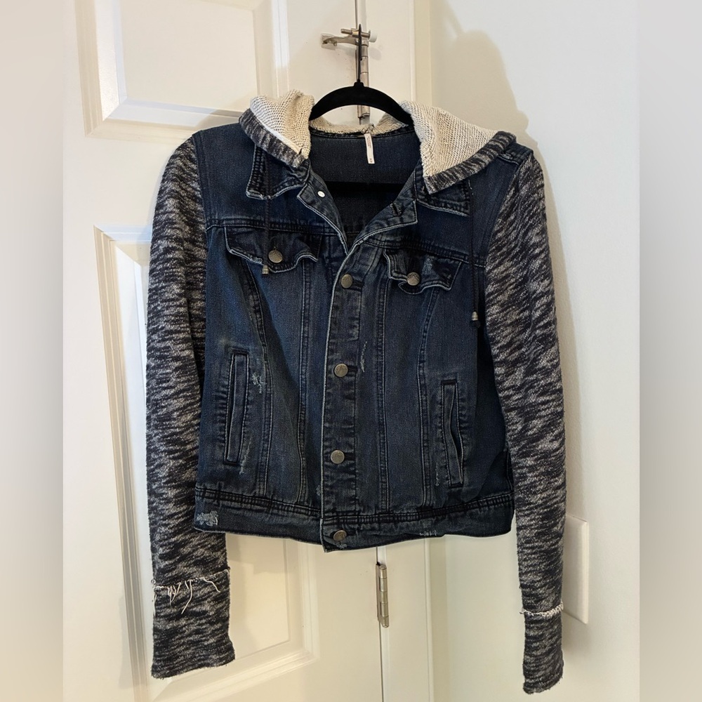 Free People Distressed Mixed Media Denim Jacket Black Sweater Sleeves – M - Picture 5 of 8